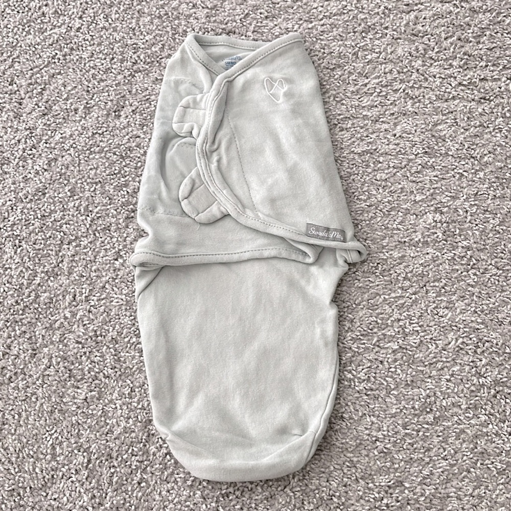 SwaddleMe Grey Infant Baby Newborn Sleep Swaddle - Size Sm/Md